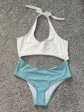 VENUS Two-Tone Halter Bikini in Cream and Seafoam